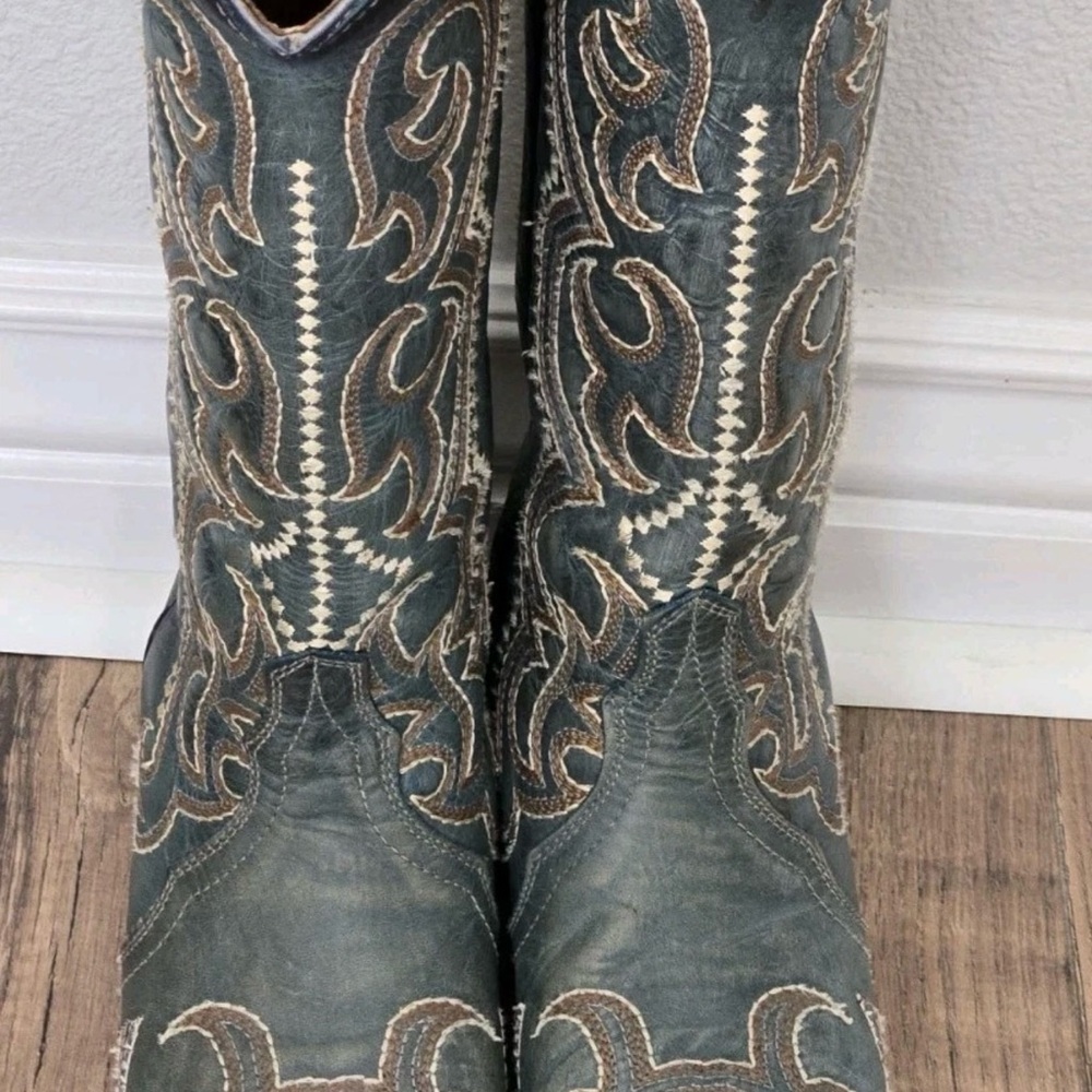 Circle G Embroidered Turquoise, Tan & Cream Distressed Cowboy Boots